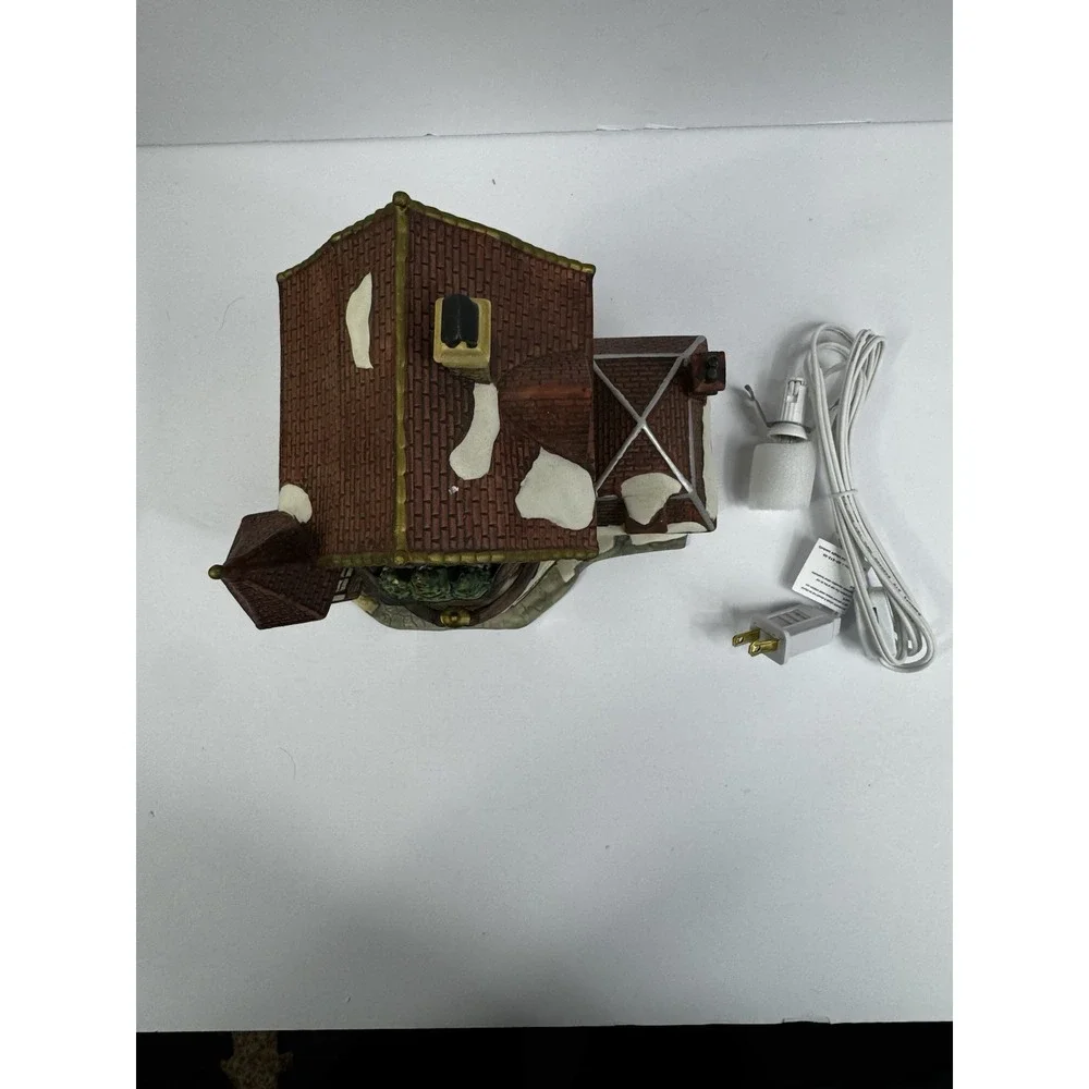 2009 Holiday Time Traditional Vintage Collection Toy Store Lighted Christmas